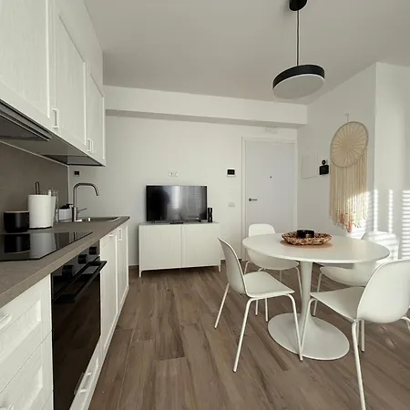 Mh Lippolis Бари