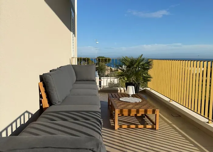 Mh Lippolis * Бари